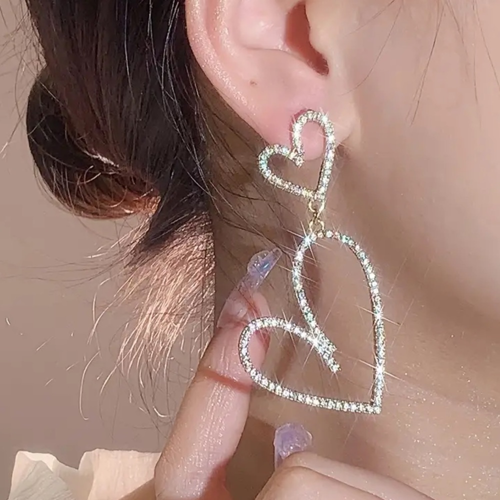 NWOT - Double Rhinestone Heart Earrings - Picture 5 of 6